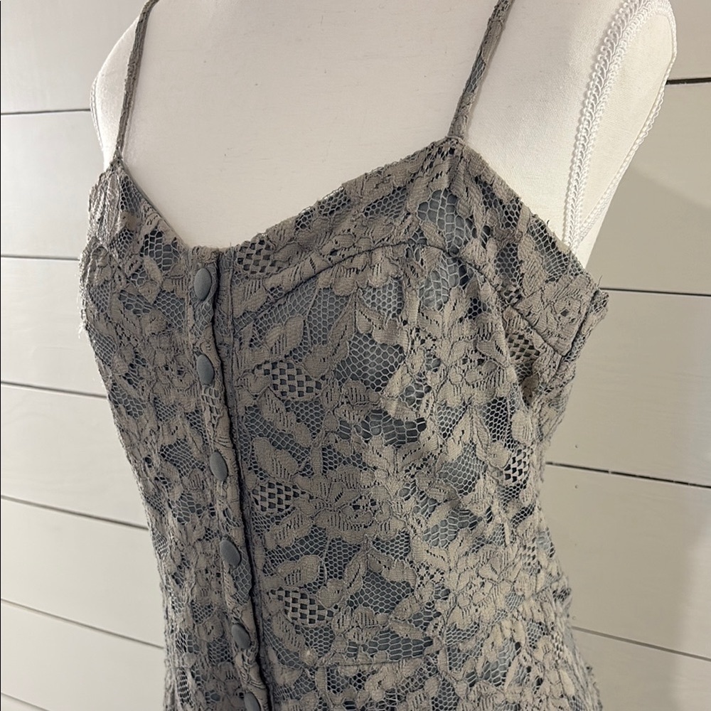 Lace Romper - Picture 2 of 7